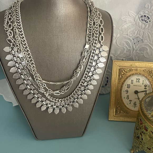 STELLA & DOT 5-STRAND SILVER TONE NECKLACE - Picture 5 of 7